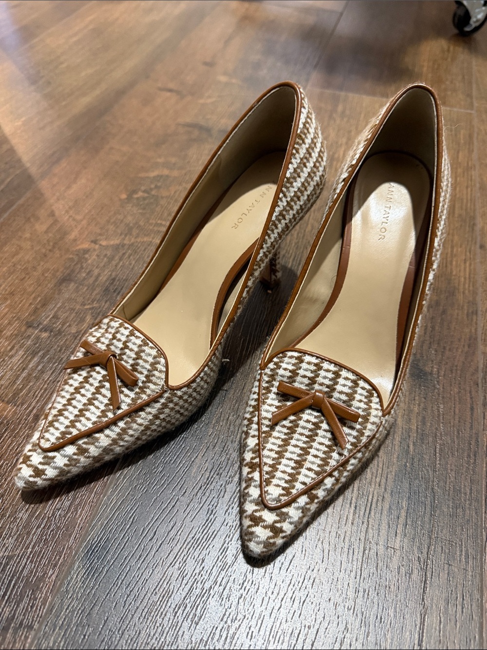 Ann Taylor Brown and Cream Houndstooth Pointed Pumps
